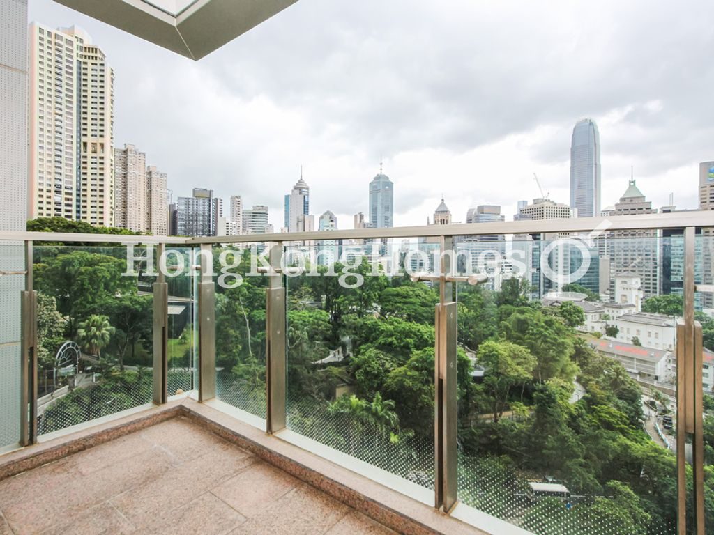 Balcony off Living and Dining Room — 君珀，中半山