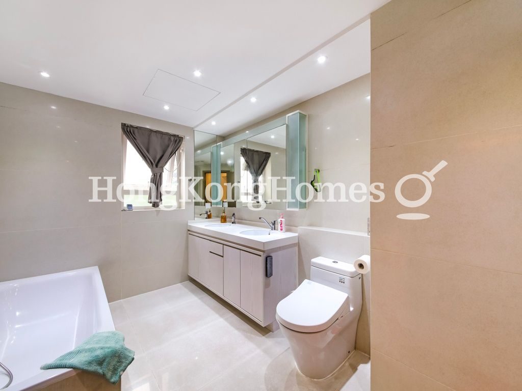 Master Bathroom — Tregunter Tower 2, Mid-levels Central