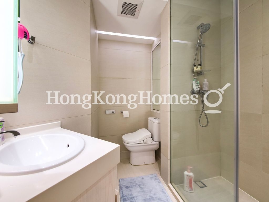 Guest Bathroom — Tregunter Tower 2, Mid-levels Central