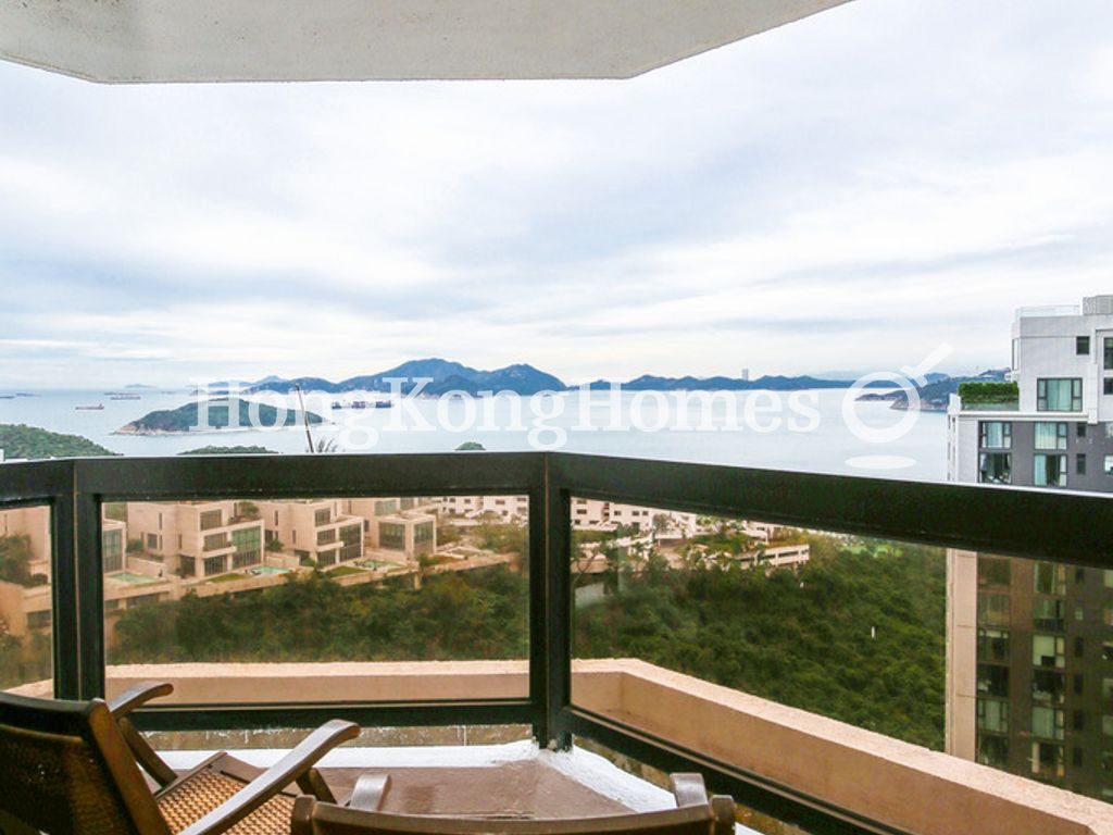 Balcony off Living and Dining Room — 南灣大廈，淺水灣