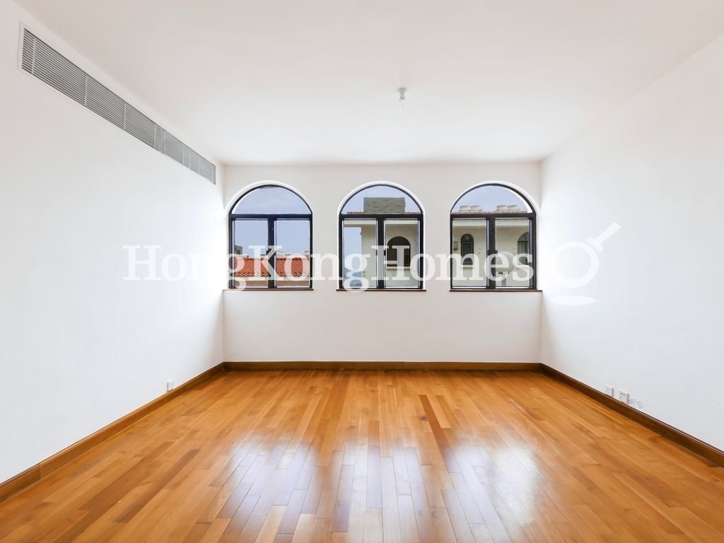 Family Room — 昭陽花園，舂坎角