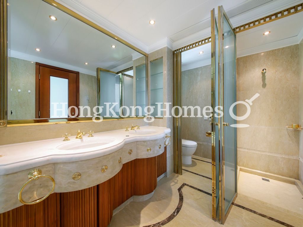 Master Bathroom — Regence Royale - Block 02, Mid-levels Central