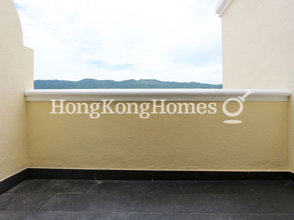 Balcony off Second Ensuite Bedroom — 紅山半島 棕櫚徑，大潭