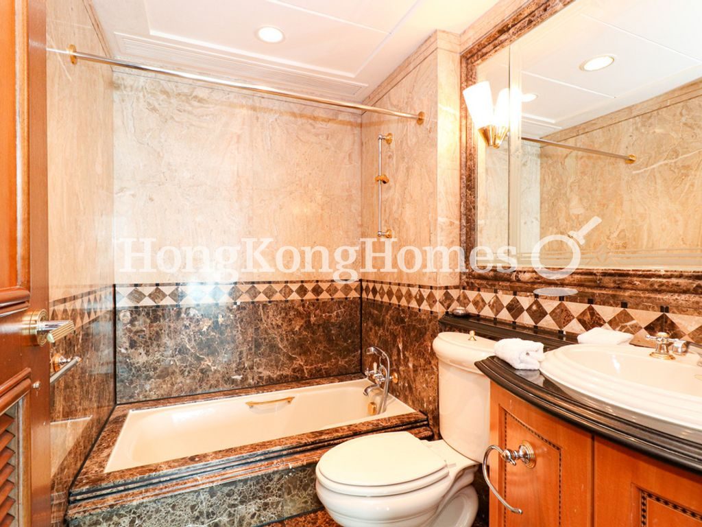 Guest Bathroom — 淺水灣道 127 號，淺水灣