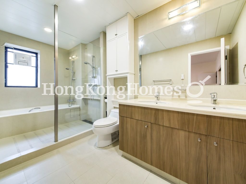 Master Bathroom — 堅麗閣，中半山