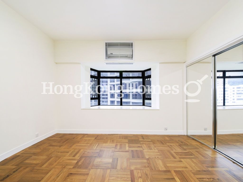 Second Ensuite Bedroom — 堅麗閣，中半山