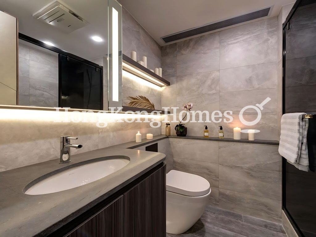 Guest Bathroom — 聚賢居 - 第02座，中環