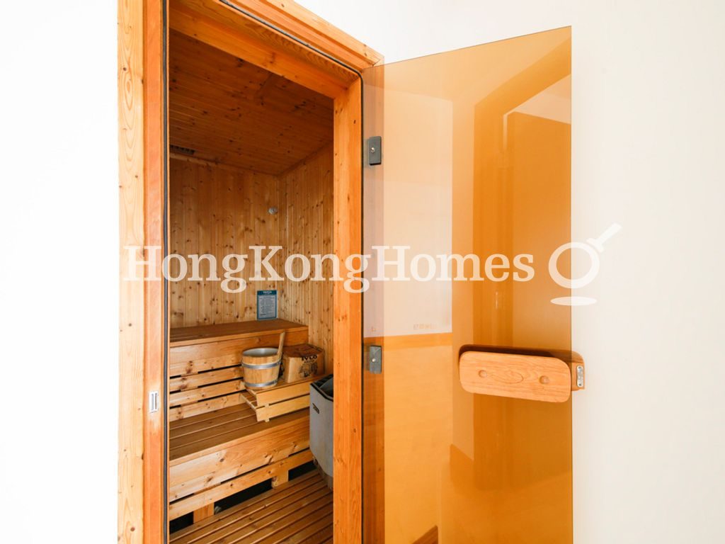 Sauna Room — 君臨天下 3座，尖沙咀