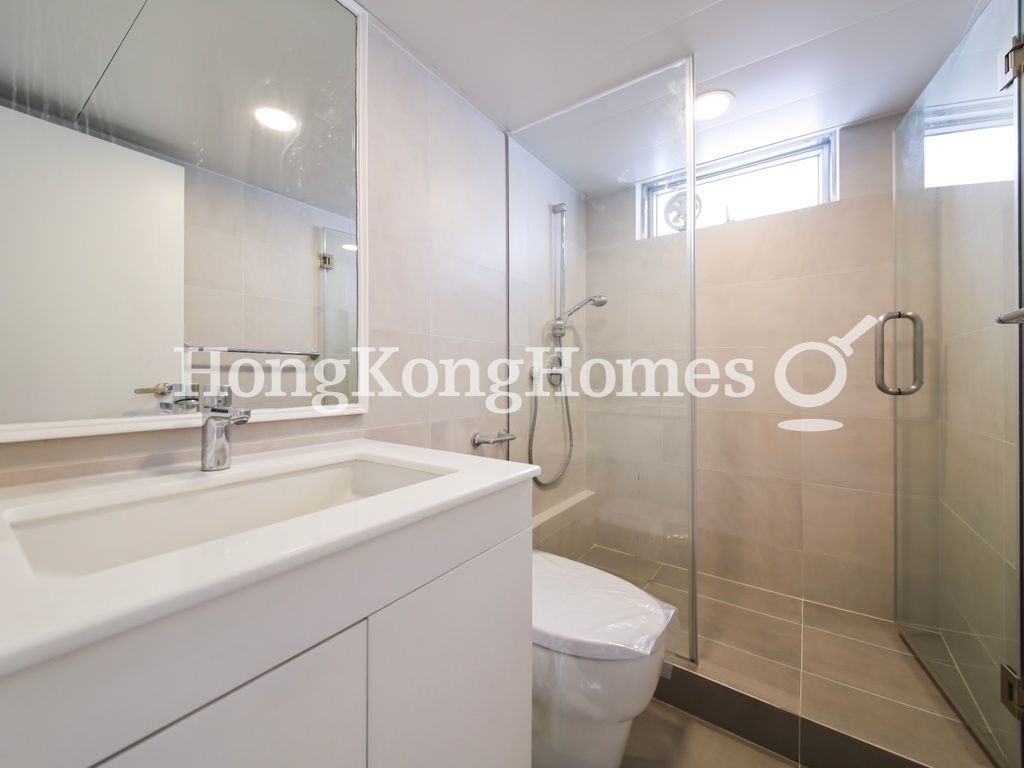 Third Ensuite Bathroom — 喜蓮花園 B座，赤柱
