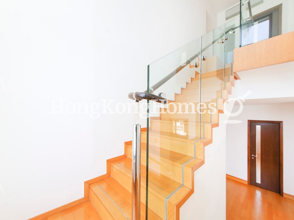 Internal Staircase — 君臨天下 3座，尖沙咀