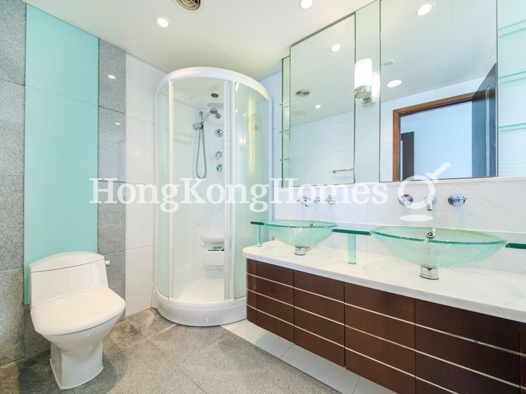 Master Bathroom — 君臨天下 3座，尖沙咀