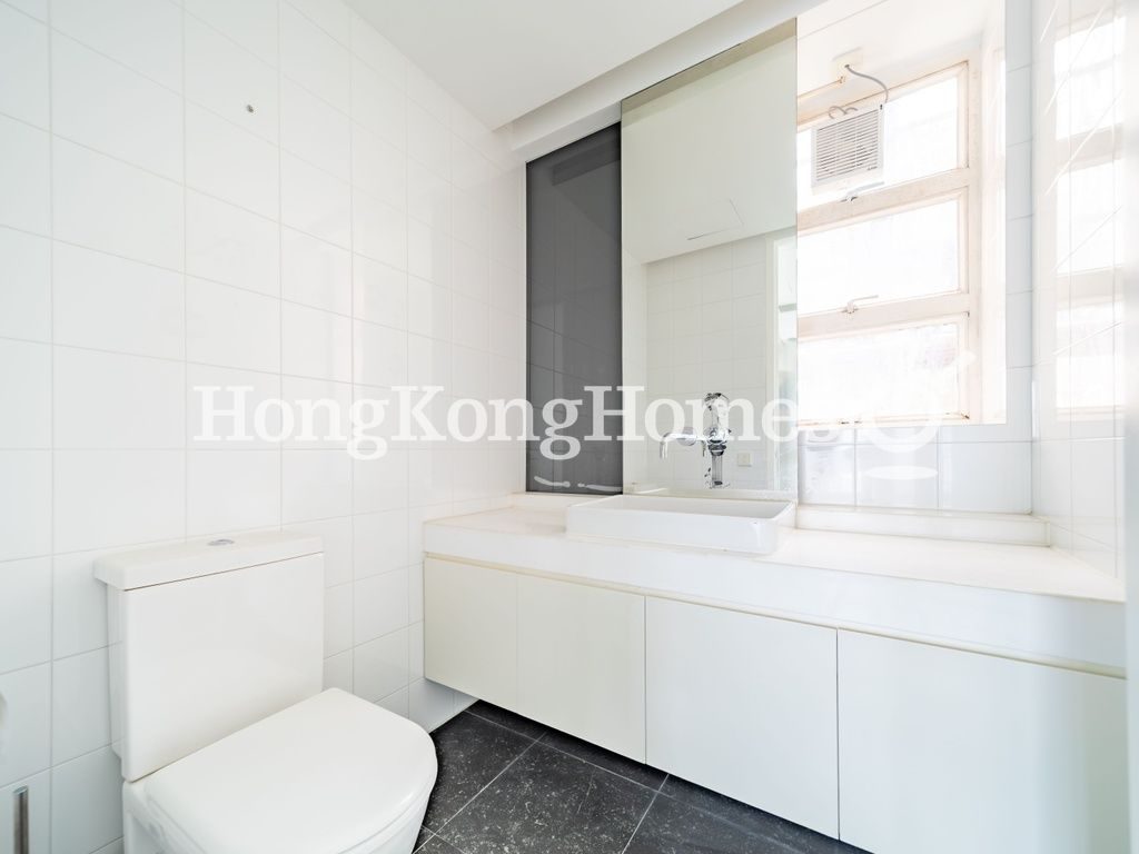 Guest Washroom — The Mayfair, Mid-levels Central