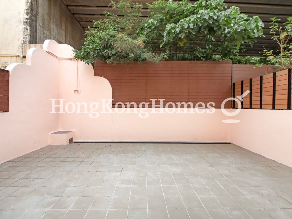Private Terrace off Kitchen — 紅山半島 棕櫚徑，大潭