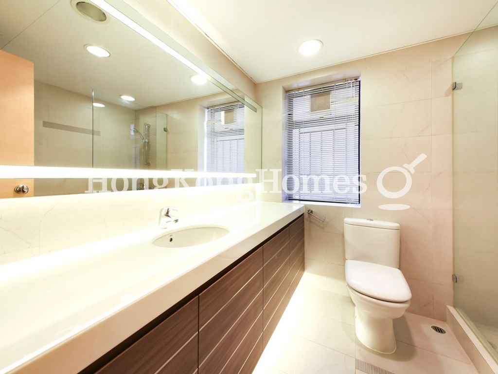 Guest Bathroom — 帝景園 - 第01座，中半山