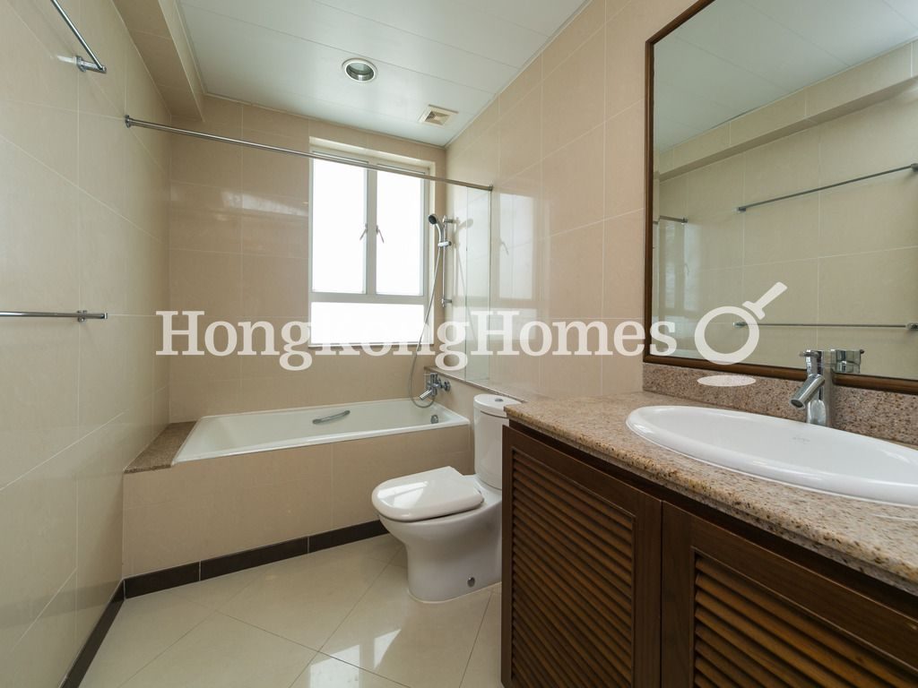 Second Ensuite Bathroom — 淺水灣大廈 A座，淺水灣
