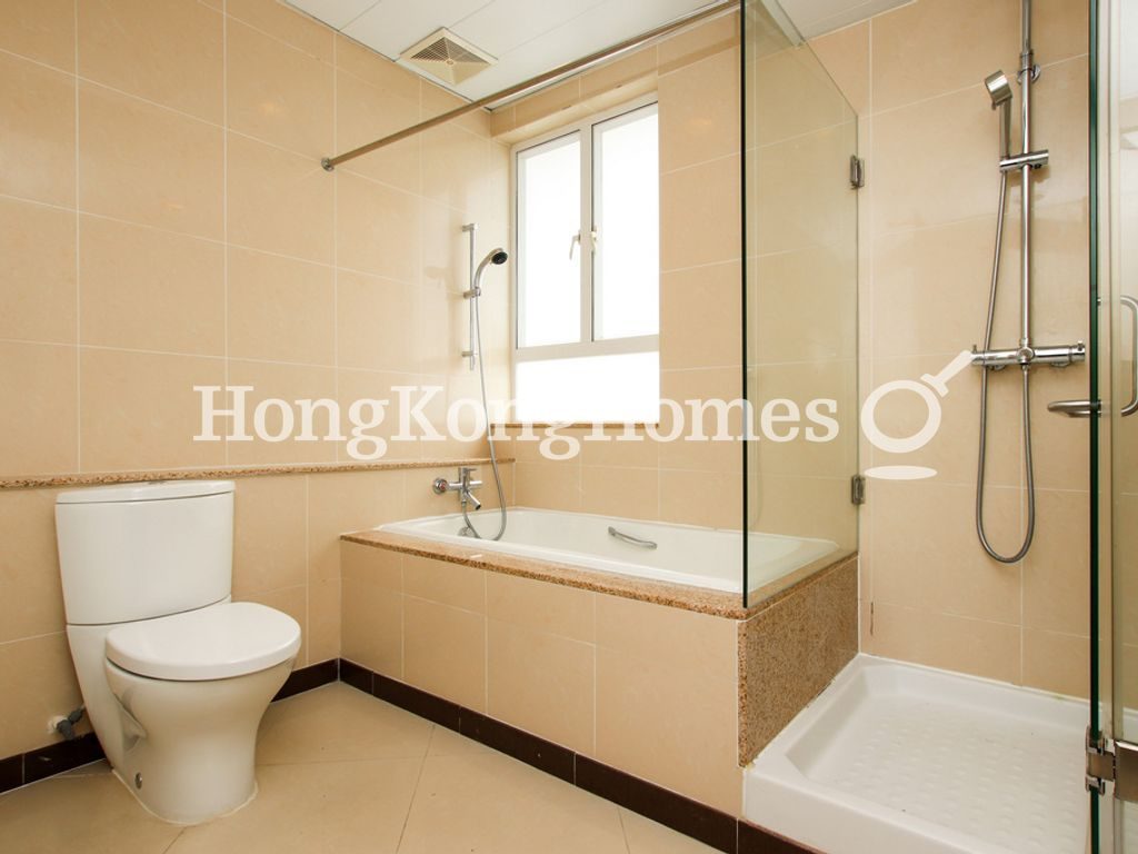 Second Ensuite Bathroom — 淺水灣大廈 A座，淺水灣