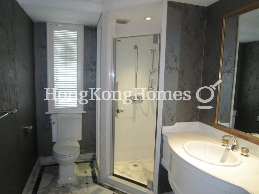 Master Bathroom — 司徒拔道，東半山
