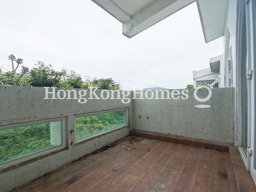 Balcony off Living Room — 靜修里 13 - 25 號，舂坎角