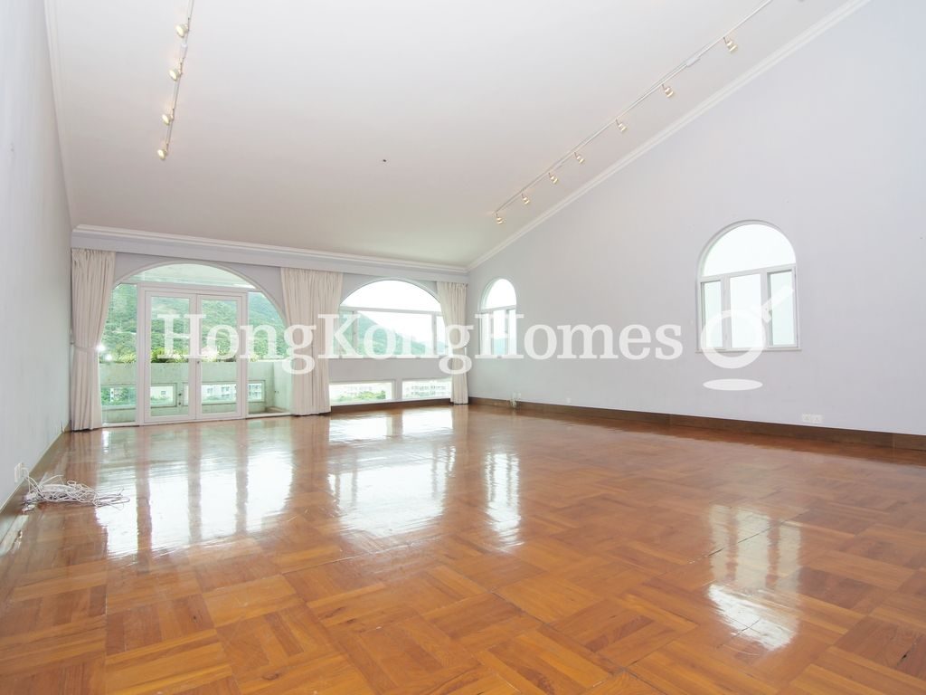 Living and Dining Rooms — 靜修里 13 - 25 號，舂坎角