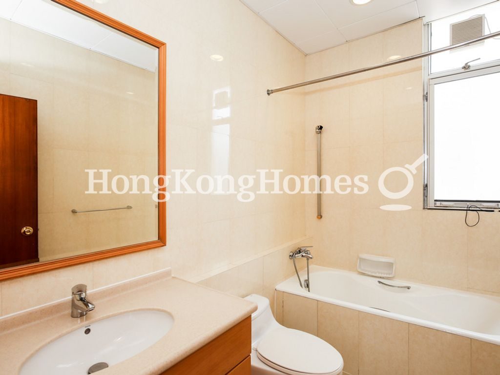 Guest Bathroom — The Redhill Peninsula - Cedar Drive, Tai Tam