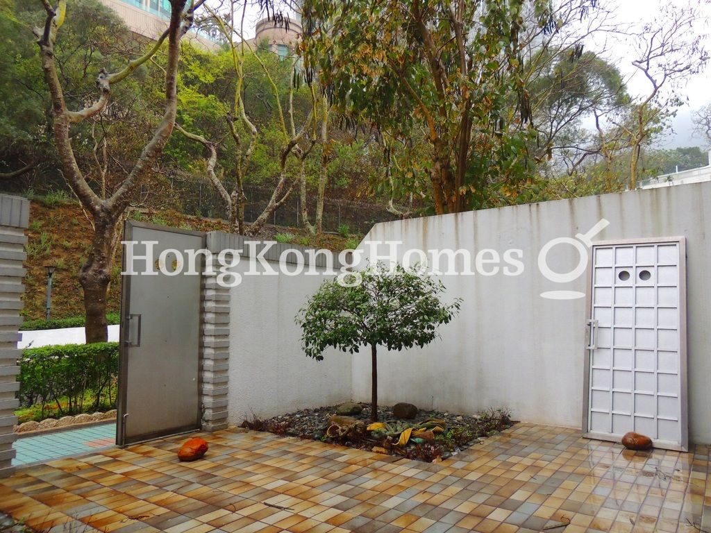 Private Terrace of Dining Room — 濱景園，淺水灣