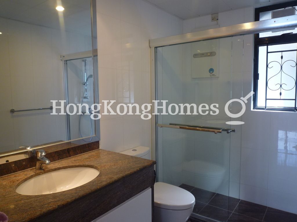 Guest Bathroom — 嘉富麗苑 - 第01座，中半山