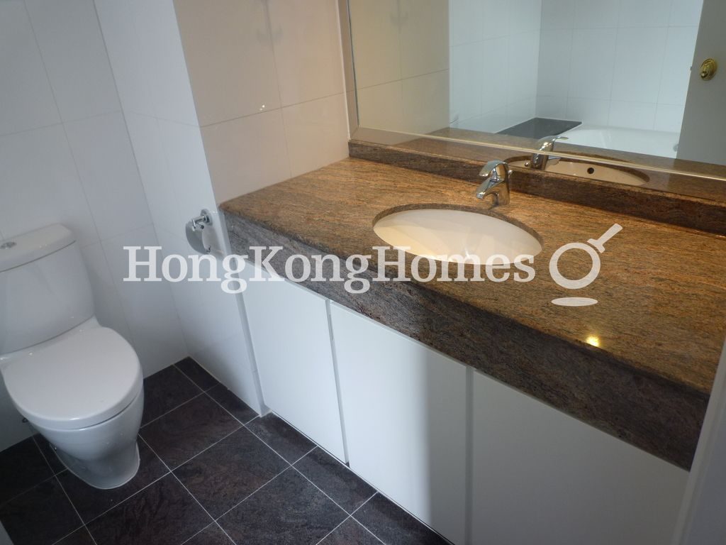 Master Bathroom — 嘉富麗苑 - 第01座，中半山