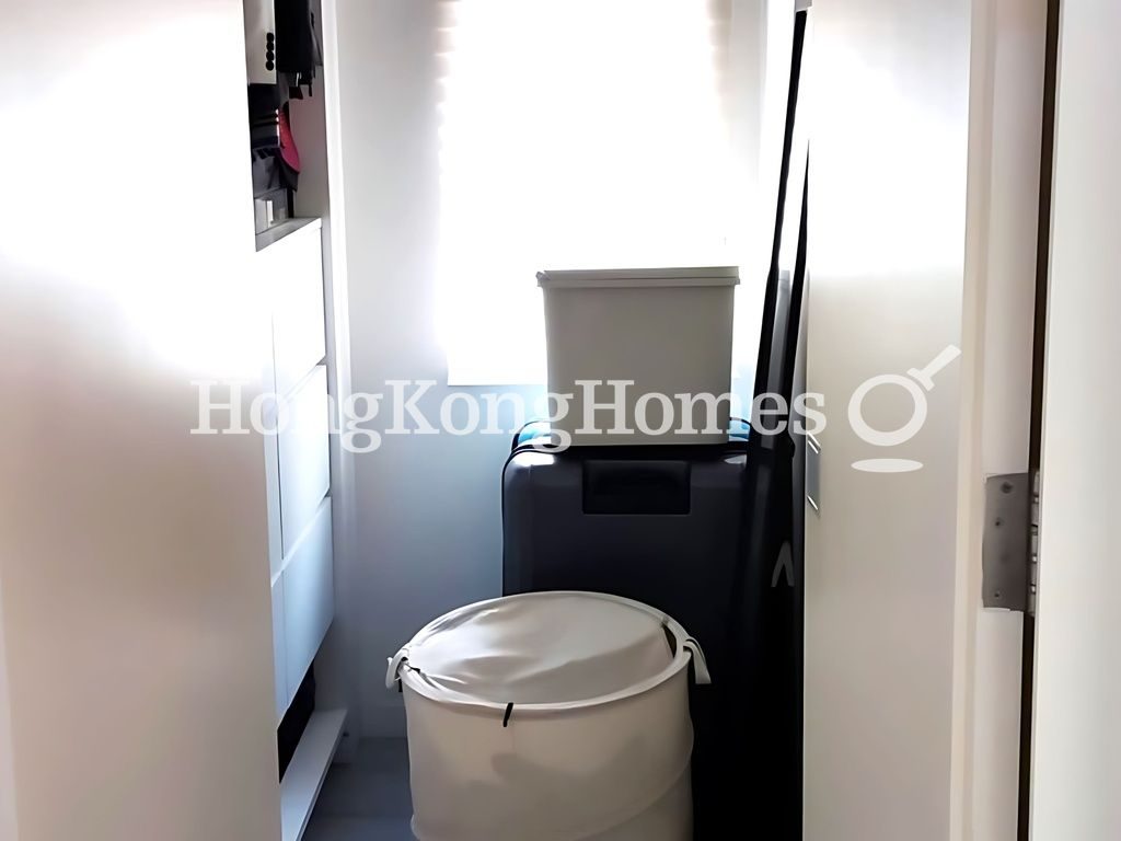 Store Room — 文安樓，灣仔