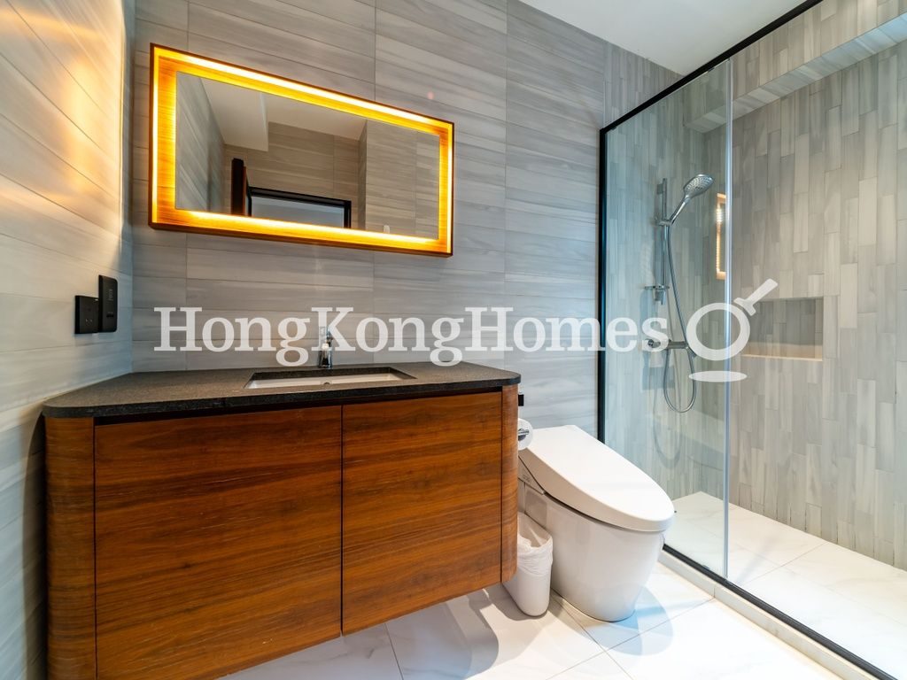 Third Ensuite Bathroom — 寶晶苑，淺水灣