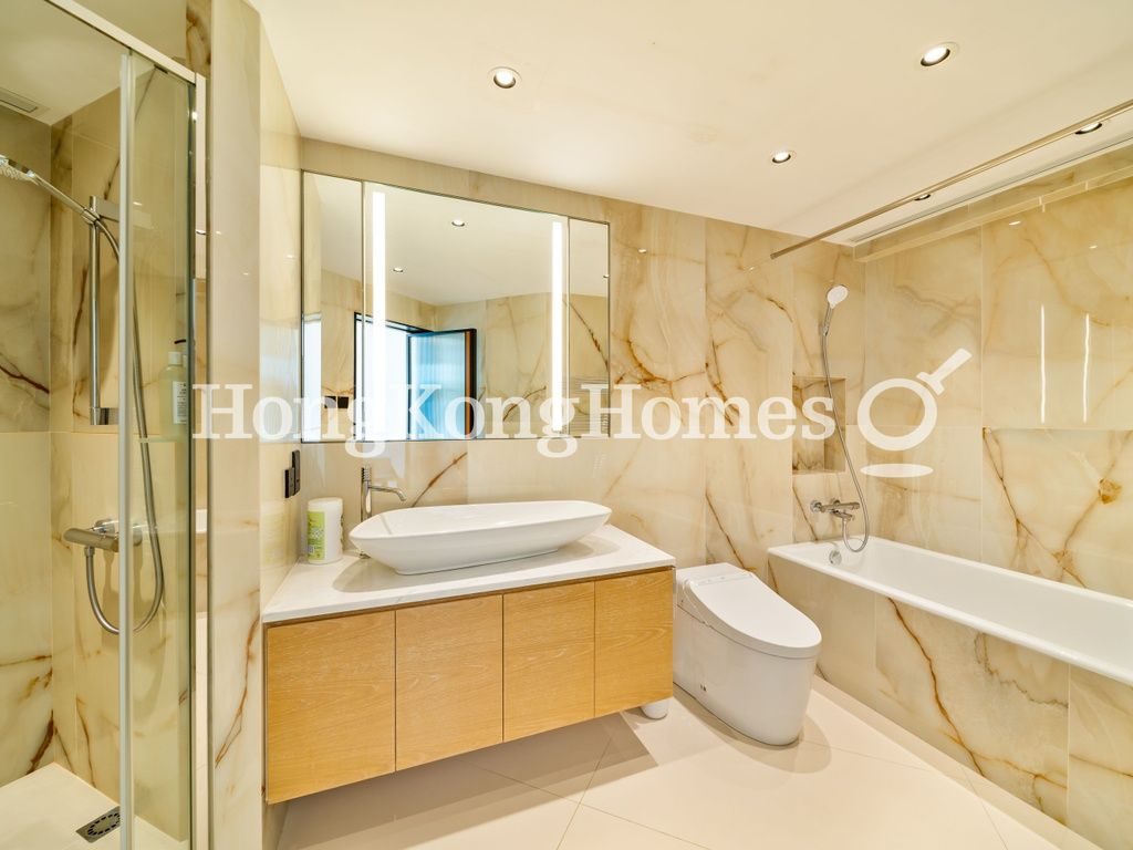Master Bathroom — 寶晶苑，淺水灣