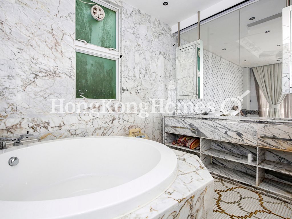 Master Bathroom — 卓能山莊，山頂