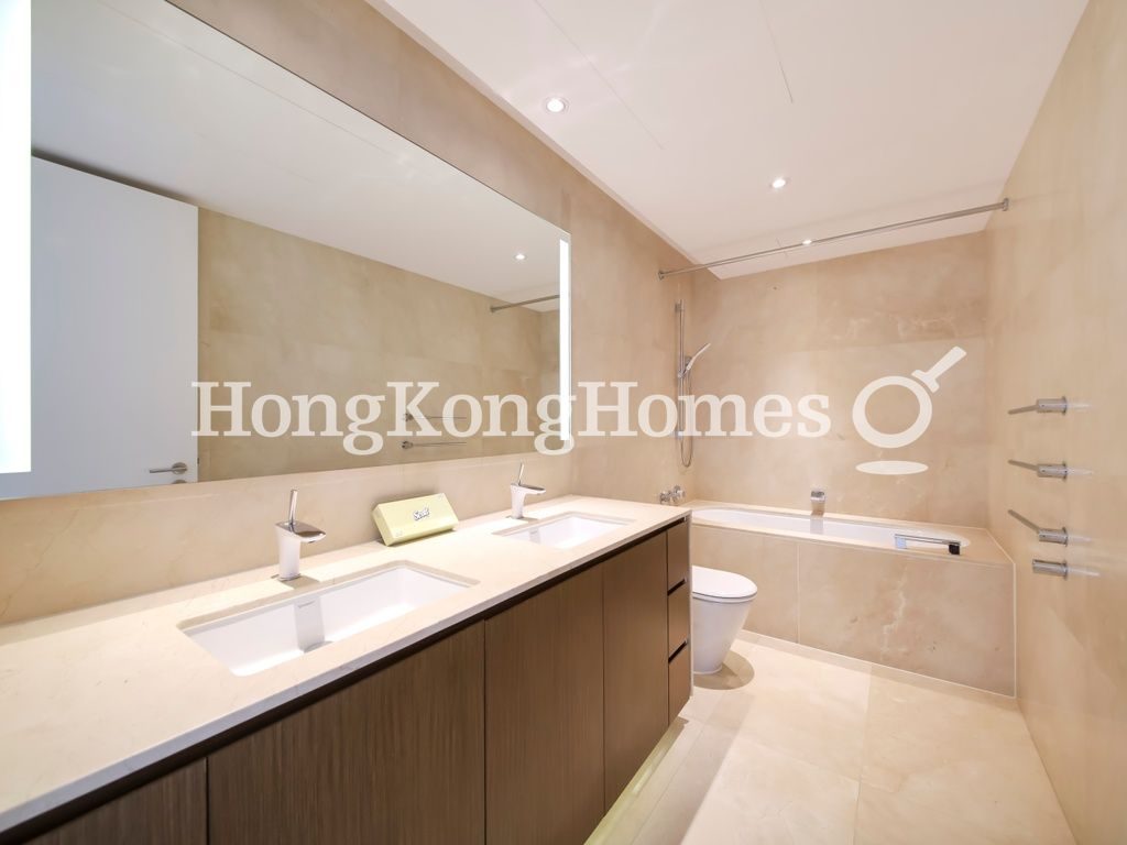 Guest Bathroom — The Repulse Bay - de Ricou, Repulse Bay
