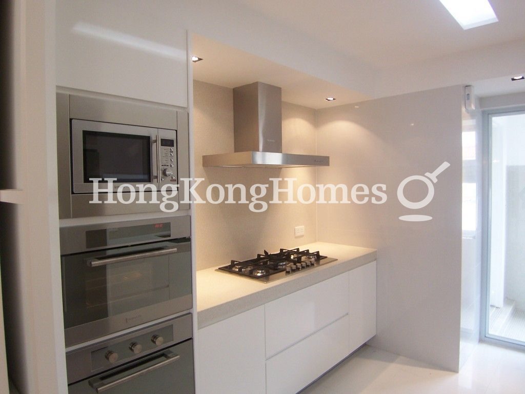 Kitchen — Strawberry Hill, The Peak