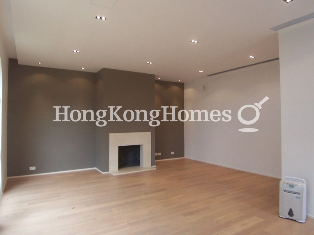 Living Room — Strawberry Hill, The Peak