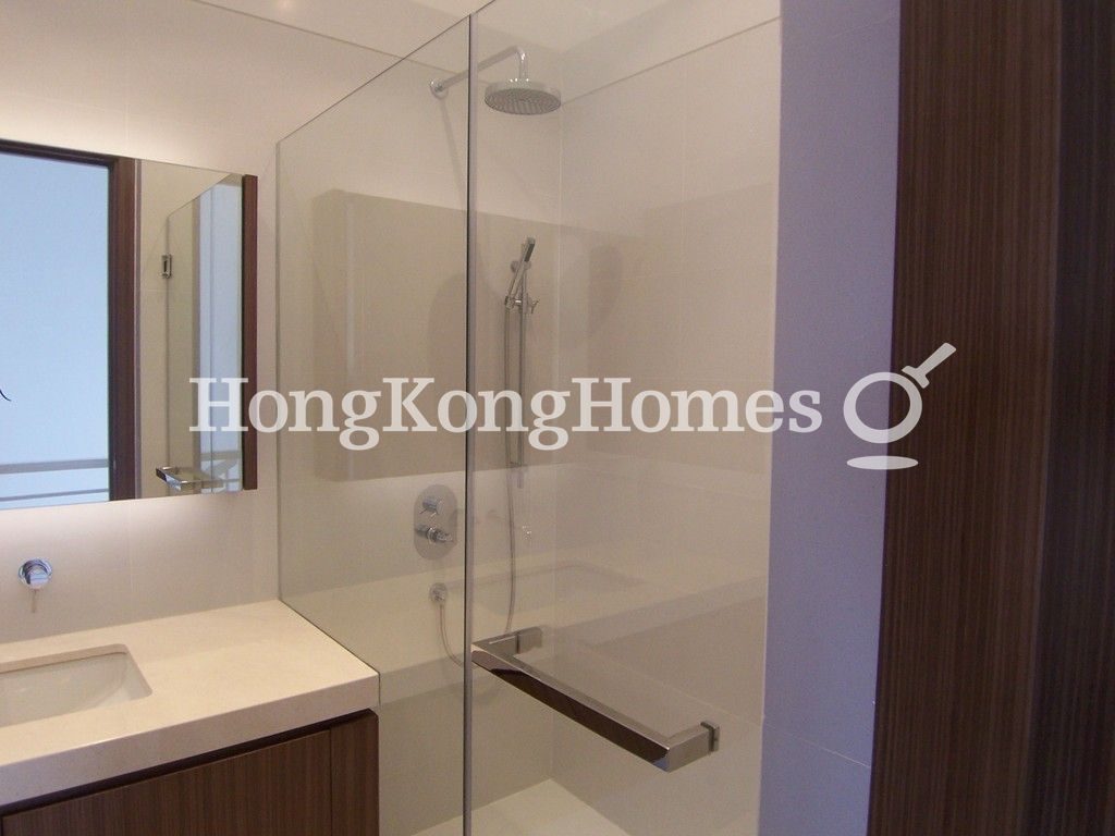 Guest Bathroom — Strawberry Hill, The Peak