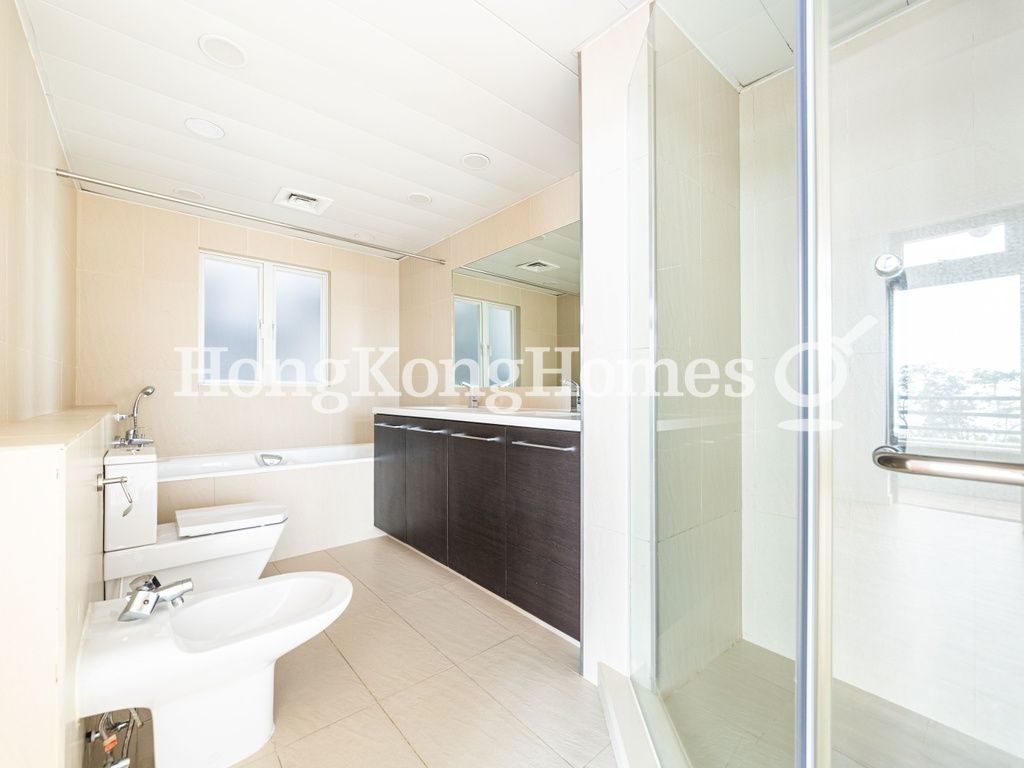 Master Bathroom — 安寧台，山頂