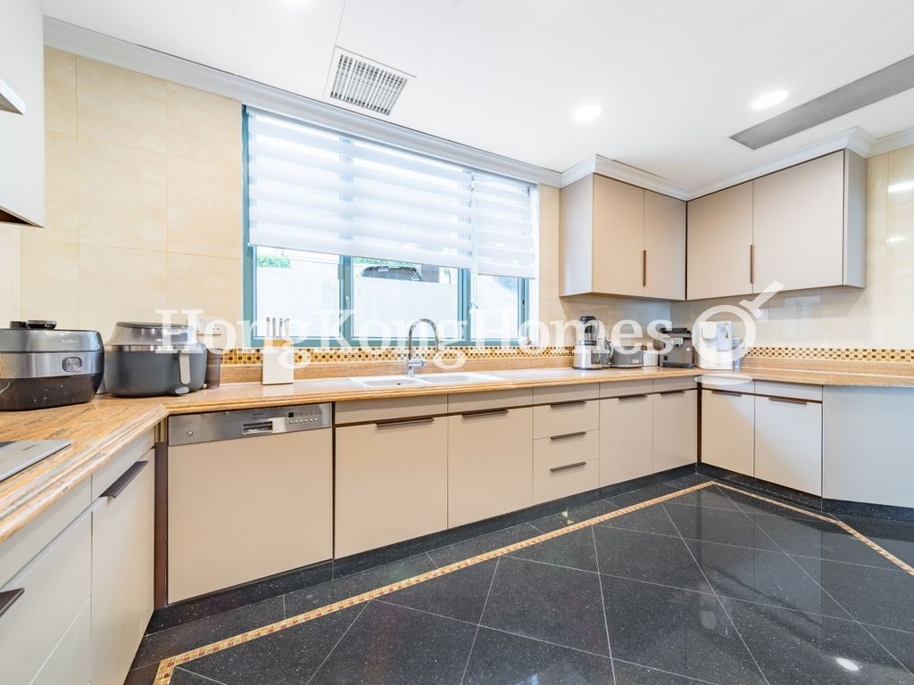 Kitchen — Regalia Bay, Stanley