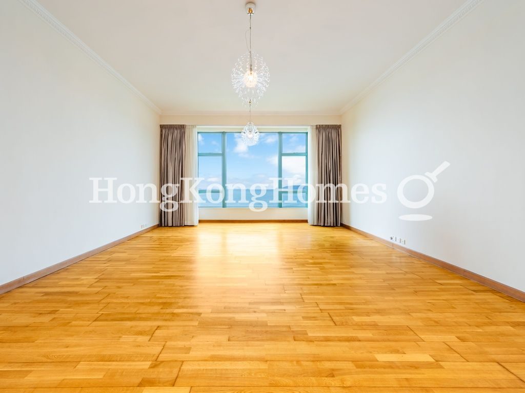 Living and Dining Room — Regalia Bay, Stanley