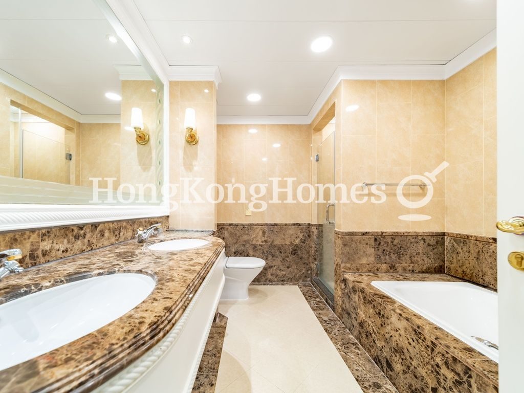 Master Bathroom — Regalia Bay, Stanley