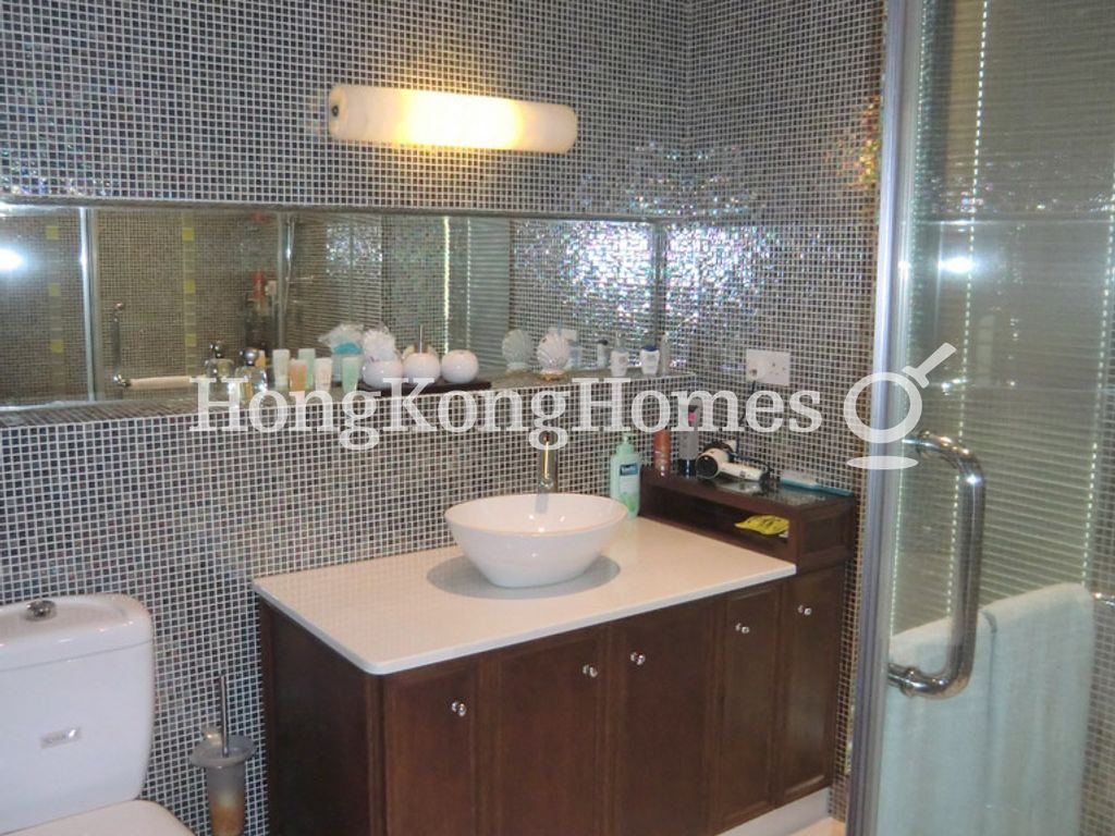 Master Bathroom — Stanley Mound Road, 14, Stanley