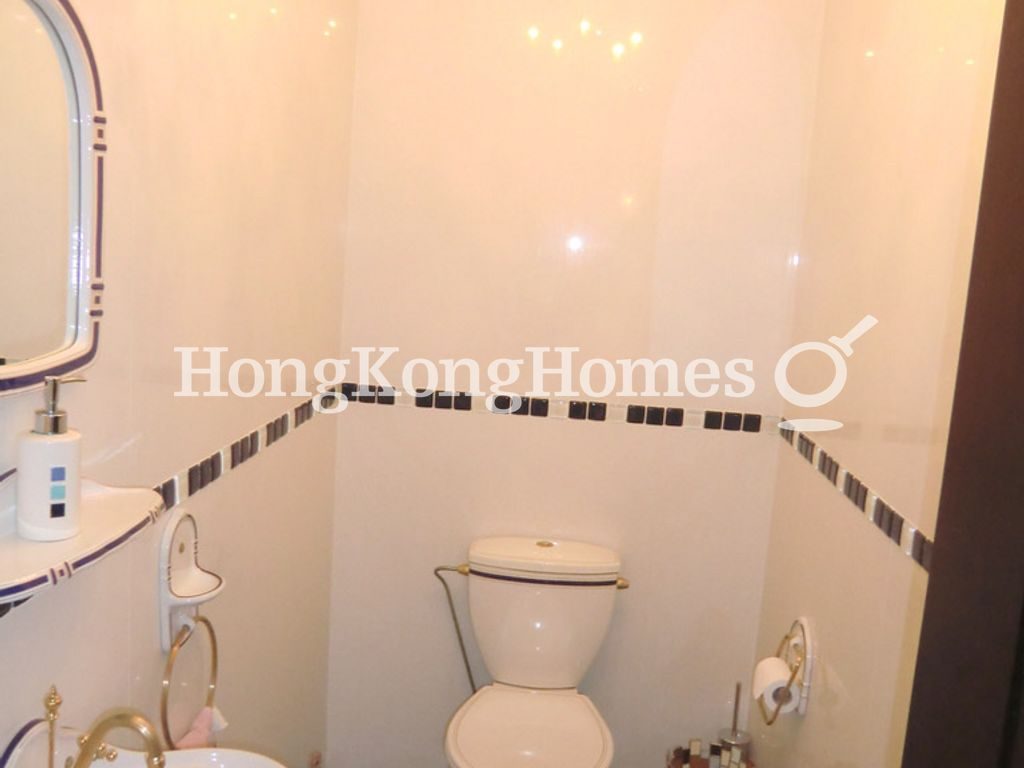Guest Washroom — Stanley Mound Road, 14, Stanley