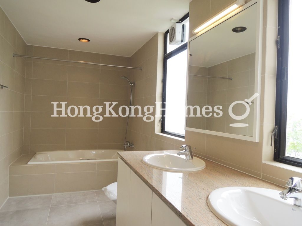 Master Bathroom — Magnolia Villas, Pokfulam