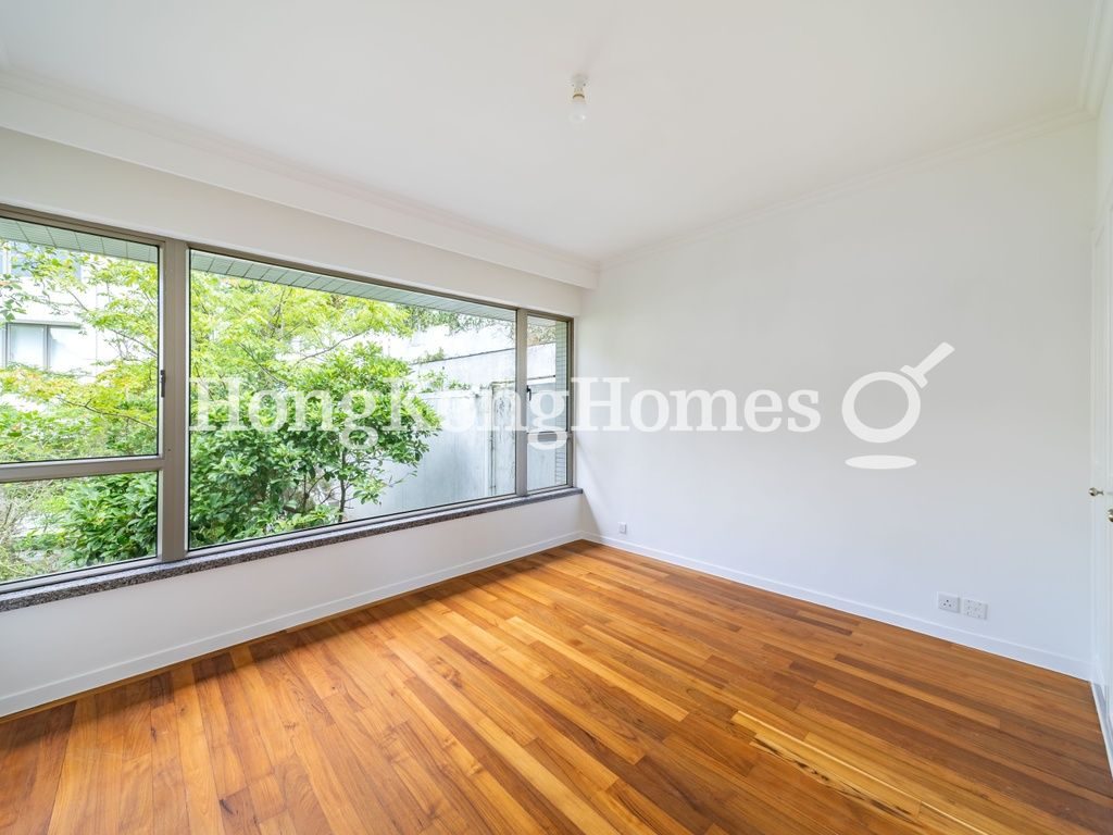 Third Bedroom — Mount Austin Estate, The Peak