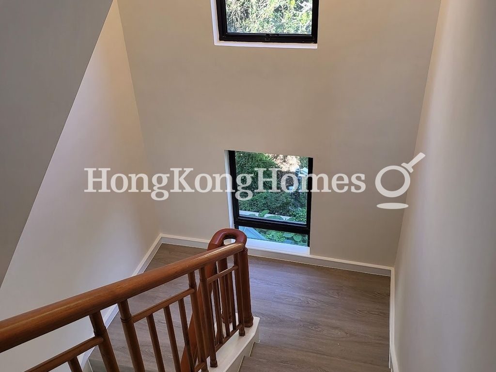 Stairwell — 深水灣道51- 55號，深水灣