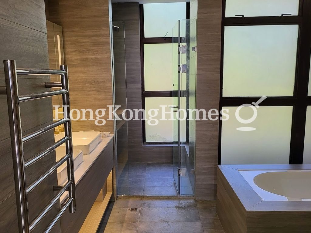 Master Bathroom — 深水灣道51- 55號，深水灣