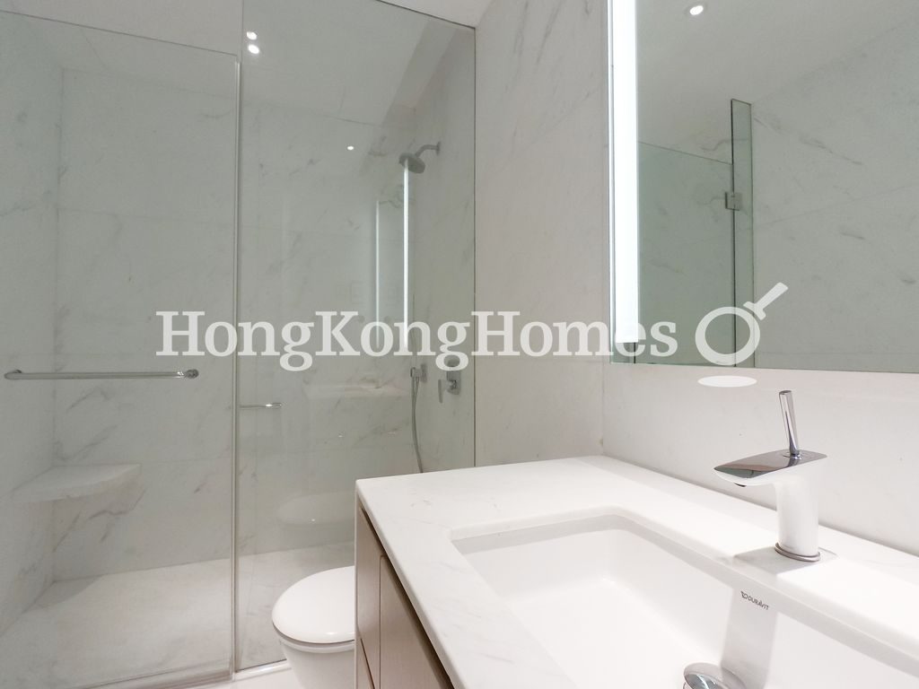 Guest Bathroom — The Repulse Bay - de Ricou, Repulse Bay