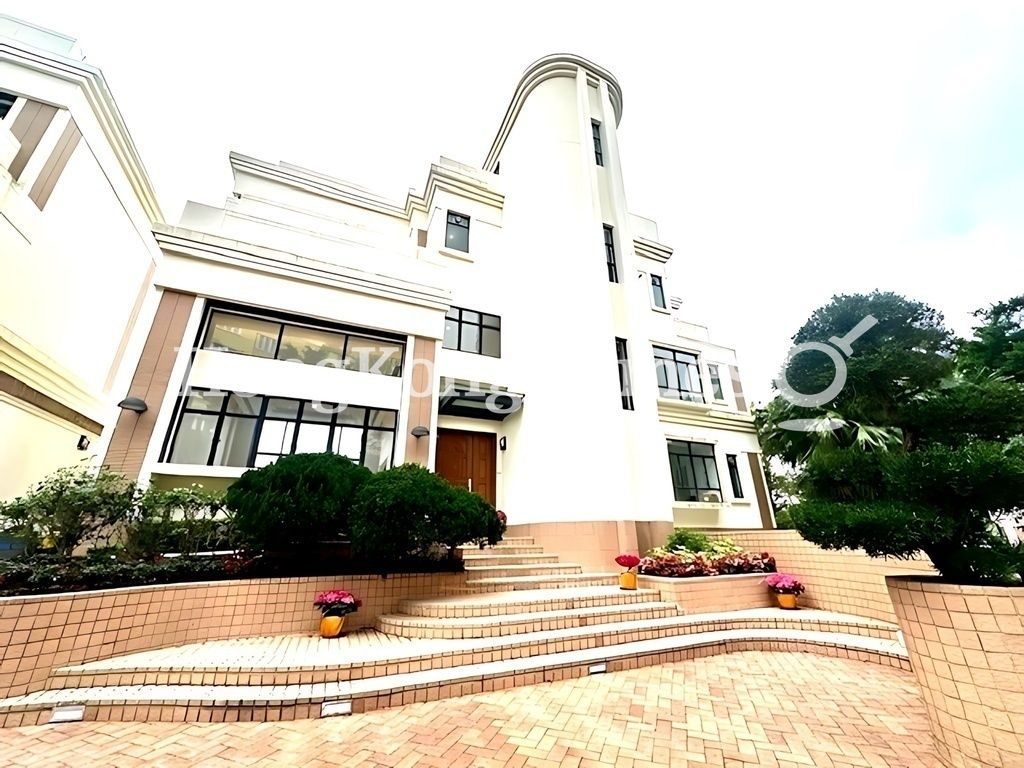 House Outlook — Coombe Road, 21, The Peak