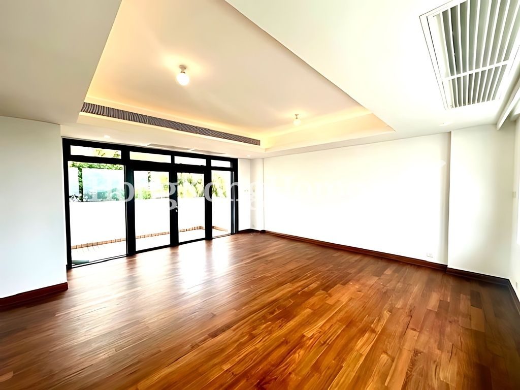 Master Bedroom — Coombe Road, 21, The Peak
