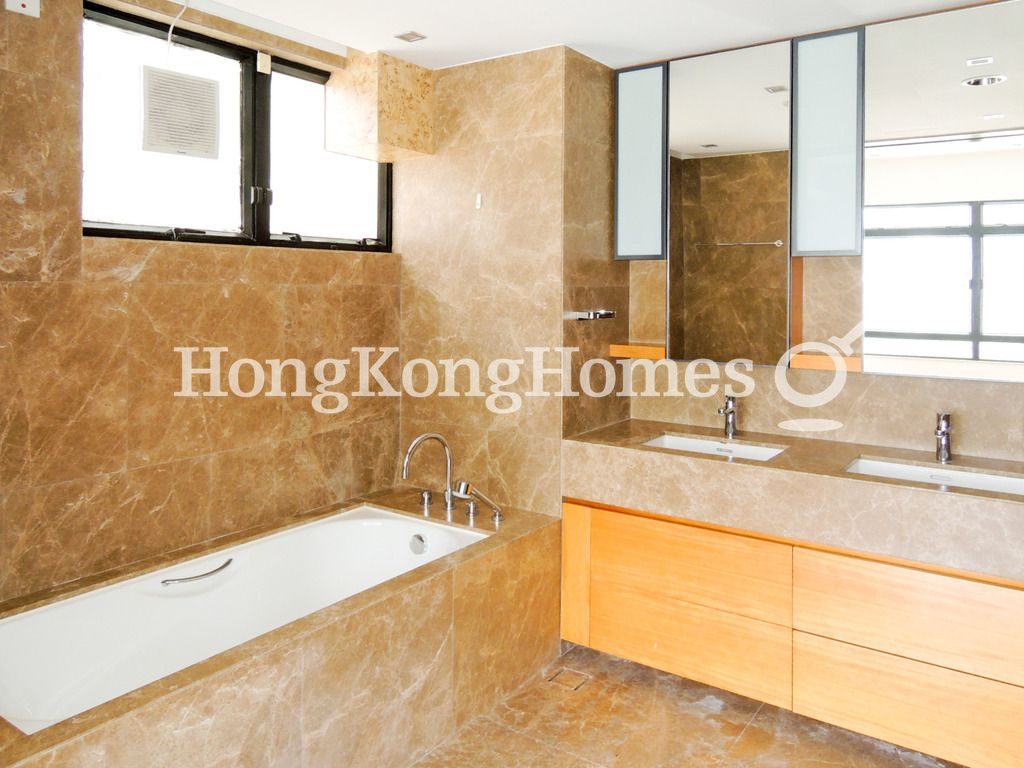Master Bathroom — 深水灣道 39號，深水灣