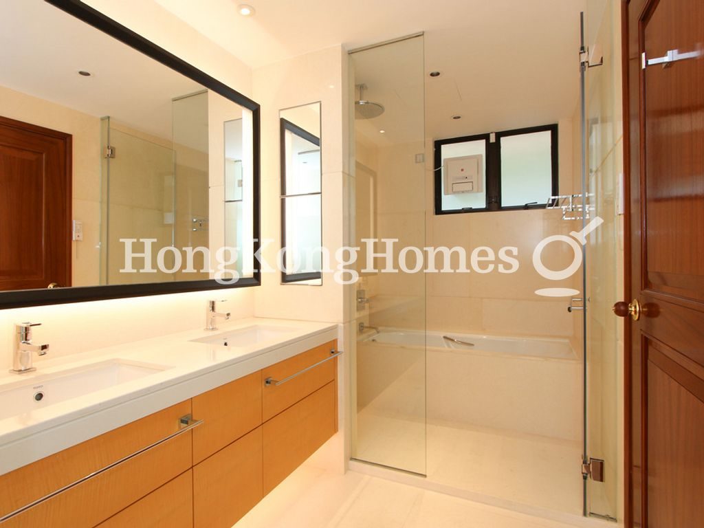 Master Bathroom — 深水灣道 39號，深水灣